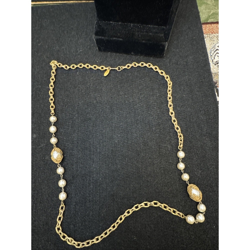 miriam haskell 1940's gold tone faux Baroque pearls stationary necklace Signed